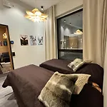 Διαμέρισμα Luxury With Private Jacuzzi And 2 Passes In Levi! Levi