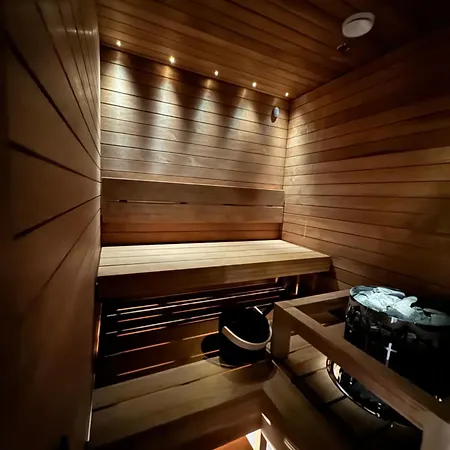 アパート Luxury With Private Jacuzzi And 2 Passes In Levi! レヴィ